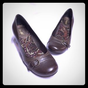 ⏳LAST CALL - Mudd Slickk Chocolate Shoe - Size 7M